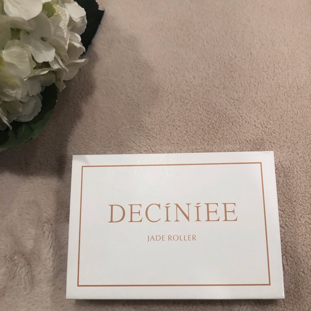 Deciniee Jade Roller and Gua Massage Tool